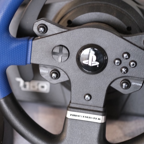PS4 / 5 Thrustmaster Steering Wheel and Pedal Set - Picture 2 of 6